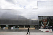 Aspecto experior del centro contemporáneo Garage promovido por Roman Abramóvich en Moscú.-Foto: AP / PAVEL GOLOVKIN
