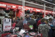 El black friday del 2015 en Media Markt.-ALBERT BERTRAN