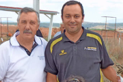 Fernando Arribas, a la derecha, junto al delegado de caza José Manzano. / Delegación de Caza-