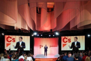 El presidente de Ciudadanos, Albert Rivera, durante un acto de presentación de su candidatura a presidente del Gobierno tras las primarias nacionales de su partido, en marzo pasado.-EMILIO NARANJO (EFE)