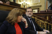 Mariano Rajoy y Soraya Sáenz de Santamaría, este miércoles en el Congreso.-Foto: AGUSTÍN CATALÁN