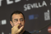 El cineasta italiano Mateo Garrone ha presentado hoy en la XII edición del Festival de Cine Europeo de Sevilla su nueva película, "El cuento de los cuentos".-EFE