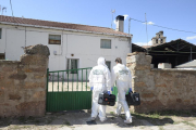 Guardías civiles de la ‘científica’ inspeccionaron el lugar de los hechos.-Daniel Rodríguez