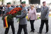 Angela Merkel, en el homenaje a los héroes de la ’Operación Walkiria’.-EFE / FELIPE TRUEBA