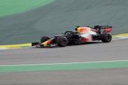 Max Verstappen, al volante, con su coche, durante los entrenamientos de Interlagos.-AP / SILVIA IZQUIERDO