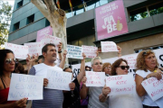 Imagen de archivo de una protesta de afectados por iDental en Valencia.-EFE