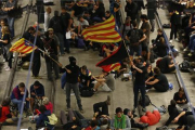 Corte de las vías del AVE en Gerona.-