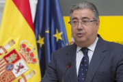 El ministro del Interior, Juan Ignacio Zoido, durante la declaración institucional tras el desarme de ETA.-EFE / PEPO HERRERA