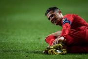 Cristiano Ronaldo, con dolor con Portugal.-EL PERIÓDICO