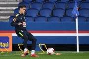 Coutinho, en un entrenamiento con la selección brasileña en el Parque de los Príncipes parisino.-AFP / FRANCK FIFE