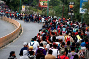 Caravana de migrantes rumbo a los Estados Unidos-EFE