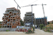Vivienda nueva en construcción en Valladolid.-- J.M. LOSTAU