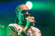 Snoop Dogg durante su concierto en Suecia este sábado.-Foto: AFP