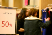 Las compras en rebajas cada vez son más racionales.-Álvaro Martínez