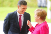 Primera reunión entre Pedro Sánchez y Angela Merkel en Berlín.-REUTERS