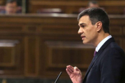 El presidente del Gobierno, Pedro Sánchez, durante su intervención en el pleno del Congreso, el pasado día 27, antes de la reunión del Consejo Europeo.-DAVID CASTRO