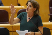 Teresa Ribera en una sesión del control del Senado.-JOSE LUIS ROCA