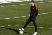 Diego Pablo Simeone, durante el entrenamiento de hoy en la ciudad deportiva del Atlético.-EFE / KIKO HUESCA