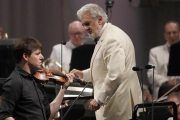 Plácido Domingo, dirigiendo a la Filarmóncia de Los Ángeles.-AP