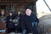 Kim Jong-un, durante una visita a las tropas norcoreanas.-Foto: AFP / KNS