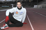 El atleta que entrena en las instalaciones del Caep Soria, Alberto Lozano. / VALENTÍN GUISANDE-