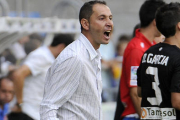 El técnico del Numancia, Pablo Machín, durante un partido en Los Pajaritos. / ÚRSULA SIERRA-