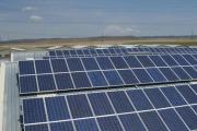 Instalación fotovoltaica en el techo de las instalaciones de Seat en Martorell.-EL PERIÓDICO