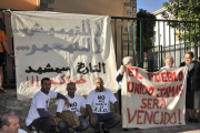 Los padres de San Pedro durante una protesta el verano pasado. / VALENTÍN GUISANDE-