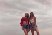Las gemelas Cristina y Victoria Iglesias en una foto que subió la primera a las redes sociales.-INSTAGRAM