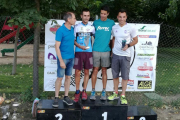 Abel Antón junto a Miguel Alonso, Enrique Fernández Pinedo y Javier Petreñas en el podio de ganadores en la carrera de Chércoles.-D.S.