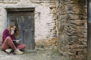 Adriana Ugarte, en una escena del documental 'Las Hurdes, tierra con alma'.-RTVE