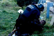 Los antidisturbios franceses han desalojado Le Perthus (Francia) a los manifestantes que bloqueaban el paso fronterizo de la autopista AP-7.-EFE