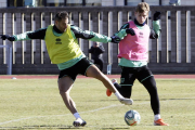 Néstor y Vidorreta en principio partirán como suplentes en el encuentro de esta tarde.-Luis Ángel Tejedor