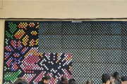 Mural de latas en el CRIE de Almazán (14)