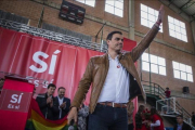 Pedro Sánchez durante un acto de campaña el pasado domingo en Burjassot.-Miguel Lorenzo