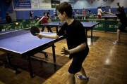 Jugadores catalanes de tenis de mesa durante un reportaje sobre la Federación-