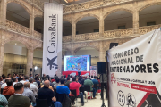 Pacheta durante su ponencia en el Congreso Nacional de Entrenadores en Burgos. FCYLF