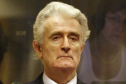Karadzic, en su aparición inicial en el tribunal, el 31 de julio del 2008.-AP / JERRY LAMPEN