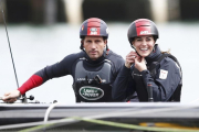 Catalina Middleton, a bordo del catamarán de la Copa América 'Land Rover BAR'.-REUTERS / PETER NICHOLLS
