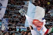 Seguidores del Lazio de Roma.-AFP PHOTO / TIZIANA FABI