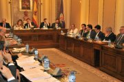 Pleno que se celebró ayer en la Diputación-V. G.
