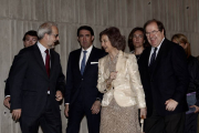 La reina Sofía inaugura el III Simposio Internacional ‘Avances en la investigación sociosanitaria en la enfermedad del Alzheimer’, en el que interviene el presidente en funciones de la Junta de Castilla y León, Juan Vicente Herrera, la presidenta de las c-Ical