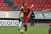 Dani Calvo es juagador del Numancia y socio del Huesca.-VALENTÍN GUISANDE