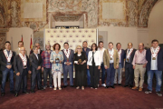 La consejera de Cultura y Turismo, María Josefa García Cirac, recoge el título 'Maestre del Año' concedido a la Junta de Castilla y León-ICAL