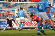 Pacheta marcó uno de los goles rojillos en la última visita del Real Oviedo a Los Pajaritos.-FERNANDO SANTIAGO