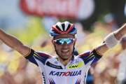 El ciclista español Joaquín "Purito" Rodríguez celebra su victoria en la tercera etapa de la 102ª edición del Tour de Francia, una carrera de de 159,9 km entre Amberes y Huy, en Bélgica.-Foto: EFE
