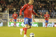 Carlos Aranda durante su último paso por las filas del Numancia. / VALENTIÍN GUISANDE-