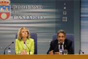 Díaz Tezanos y M.A.Revilla, vicepresidenta y presidente de Cantabria-ROMAN G.AGUILERA