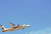 Un avión de la aerolínea Air Nostrum que despega del aeropuerto de Burgos-Villafría.-Ical