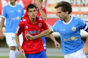 Miguel Bedoya en el choque ante el Almería. / A. Martínez-